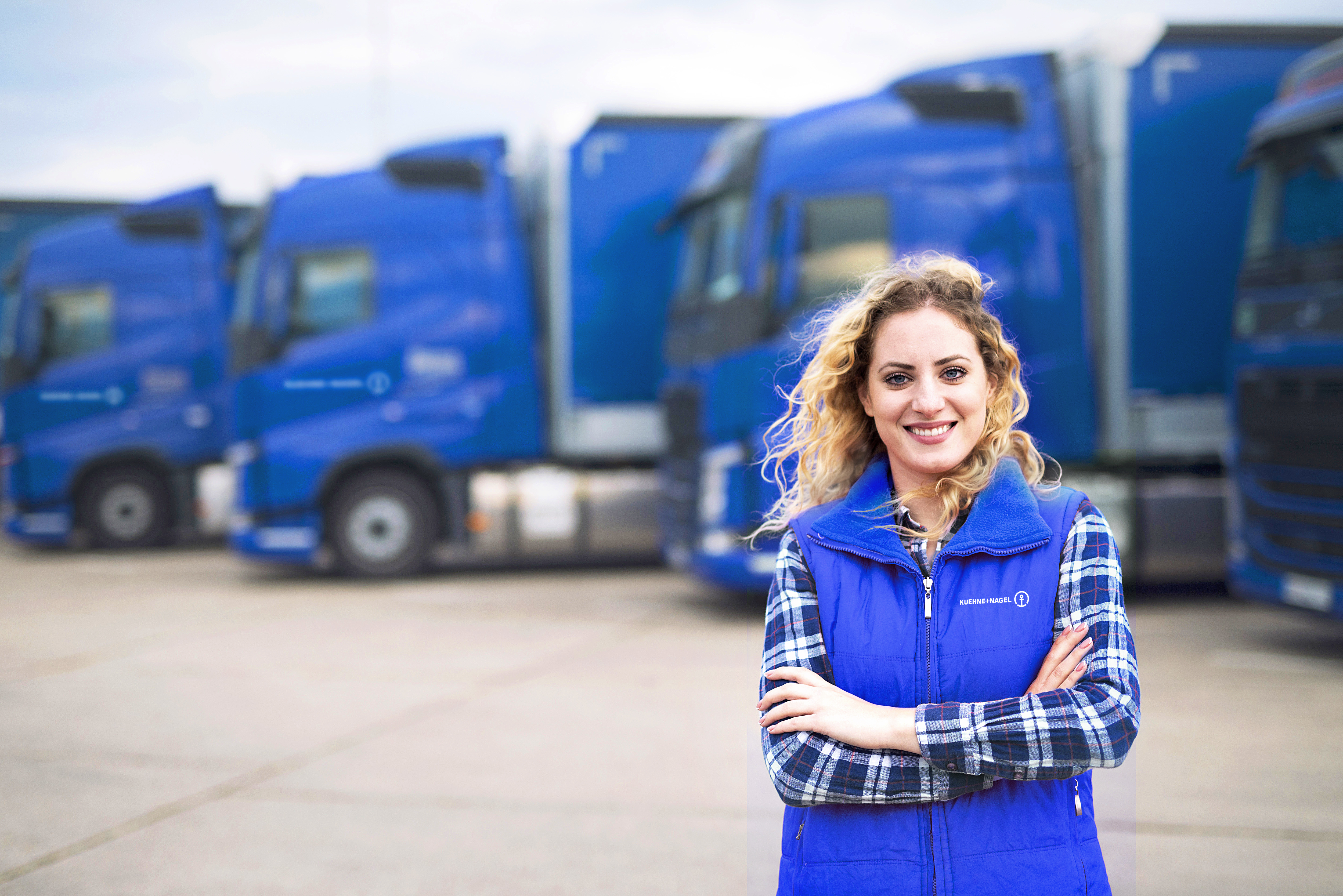 Трак радар отзывы перевозчиков. Женщина дальнобойщик. Truck Driver. Грузовик woman. Водитель грузовика.